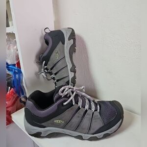 KEEN Oakridge Hiking Shoes Women's Lightweight Trail Size 9 Gray Waterproof Grip